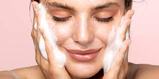 Skin: શું તૈલી ત્વચા ધરાવતા લોકોએ મોઇશ્ચરાઇઝરનો ઉપયોગ કરવો જોઈએ? સાચો જવાબ શોધો