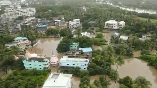 assam: ભારે વરસાદથી ઉત્તરપૂર્વમાં તબાહી: આસામમાં પુલ ધોવાઈ ગયો; અરુણાચલ પ્રદેશમાં ભૂસ્ખલનને કારણે સંપર્ક તૂટી ગયો