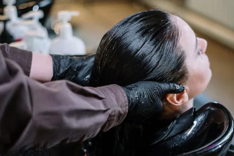manicure: મેનિક્યોર-પેડિક્યોર પછી ત્વચા કાળી પડતી અટકાવવા માટે આ ભૂલો ટાળો