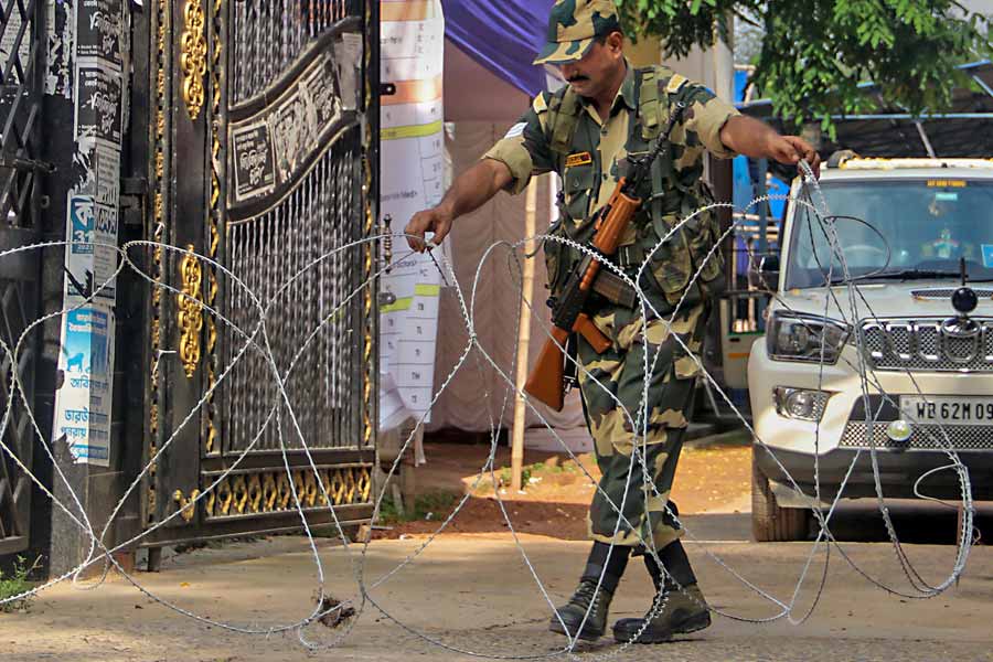 Chandigarh: ચંદીગઢમાં આતંક મચાવવાનું કાવતરું નિષ્ફળ; બસ સ્ટેન્ડ પાસે IED અને હથિયારો મળી આવ્યા, 3 ધરપકડ