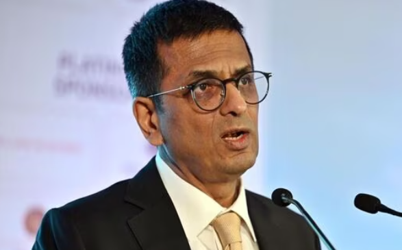 ભૂતપૂર્વ CJI મૂલ્યો પર સમાધાનનો વિરોધ કરે છે: ચિંતા વ્યક્ત કરે છે – સોદાબાજી માટે પ્રામાણિકતા અને સિદ્ધાંતોનો ત્યાગ કરવો ચિંતાજનક છે