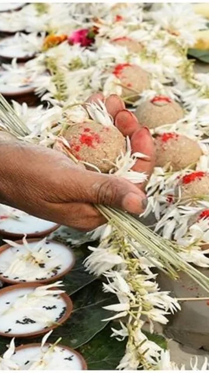 pitru paksha: પિતૃઓને પ્રસન્ન કરવાનો સૌથી સરળ ઉપાય: ઘરમાં આ સ્થાને દરરોજ દીવો પ્રગટાવો