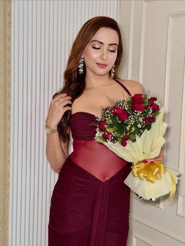 મોડલ અને એક્ટ્રેસ ઝારા યાસ્મીન પોતાની બોલ્ડનેસ માટે જાણીતી છે