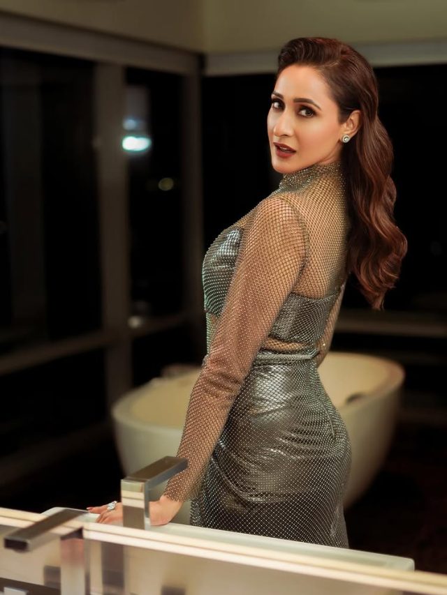 પ્રજ્ઞા જયસ્વાલના સોશિયલ મીડિયા ઈન્સ્ટા પર 2.5 મિલિયન ફોલોઅર્સ તેને ફોલો કરે છે