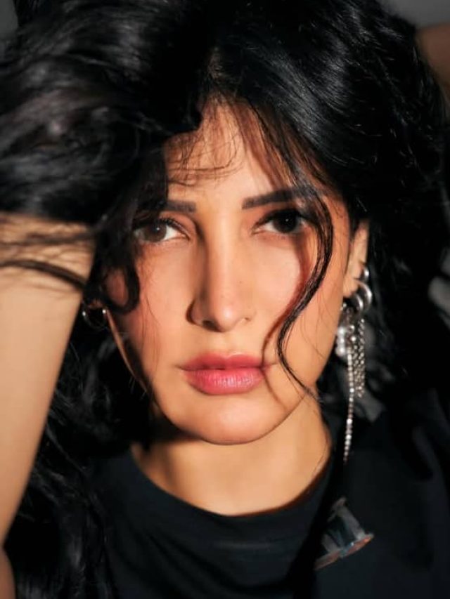 અભિનેત્રી શ્રુતિ હાસને હાલમાં જ ખાસ લૂકથી ફેન્સના દિલ જીતી લીધા છે