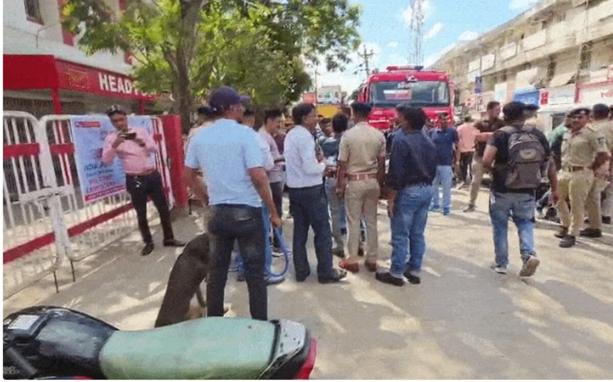 Gujarat: મોટાભાગના જિલ્લાઓમાં પાસપોર્ટ અને પોસ્ટ ઓફિસોને ઉડાવી દેવાની ધમકી