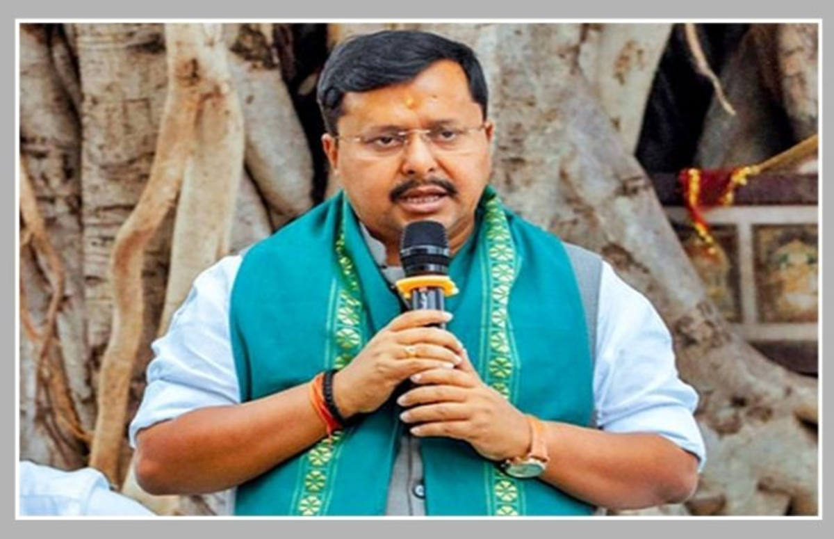 Gujarat BJP: રાષ્ટ્રીય અધ્યક્ષે ગુજરાત ભાજપના ધારાસભ્યો અને સાંસદોને ઠપકો આપતા કહ્યું કે, ઘરે ન બેસો, બહાર જાઓ અને જનતા વચ્ચે કામ કરો