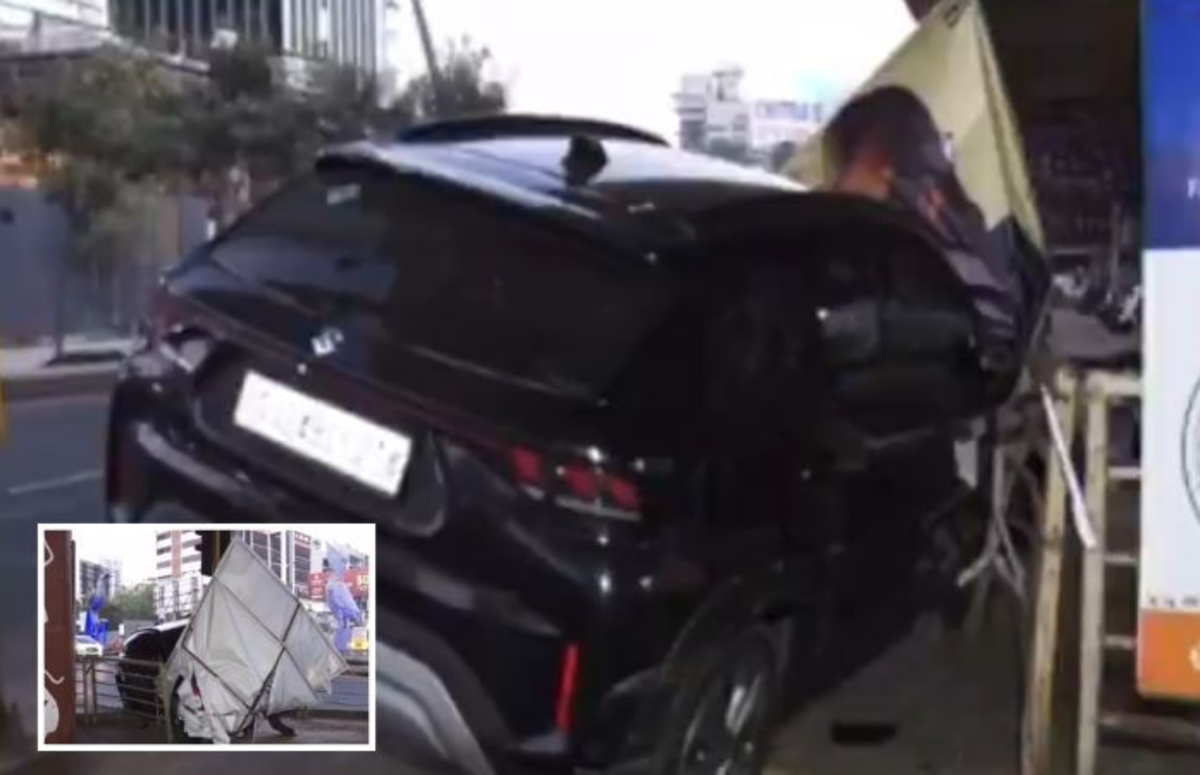 Ahmedabad: એસજી હાઇવે પર ગઈકાલે મોડી રાત્રે પૂરઝડપે આવતી કારે બીજો અકસ્માત સર્જ્યો, સદનસીબે જાનહાની ટળી