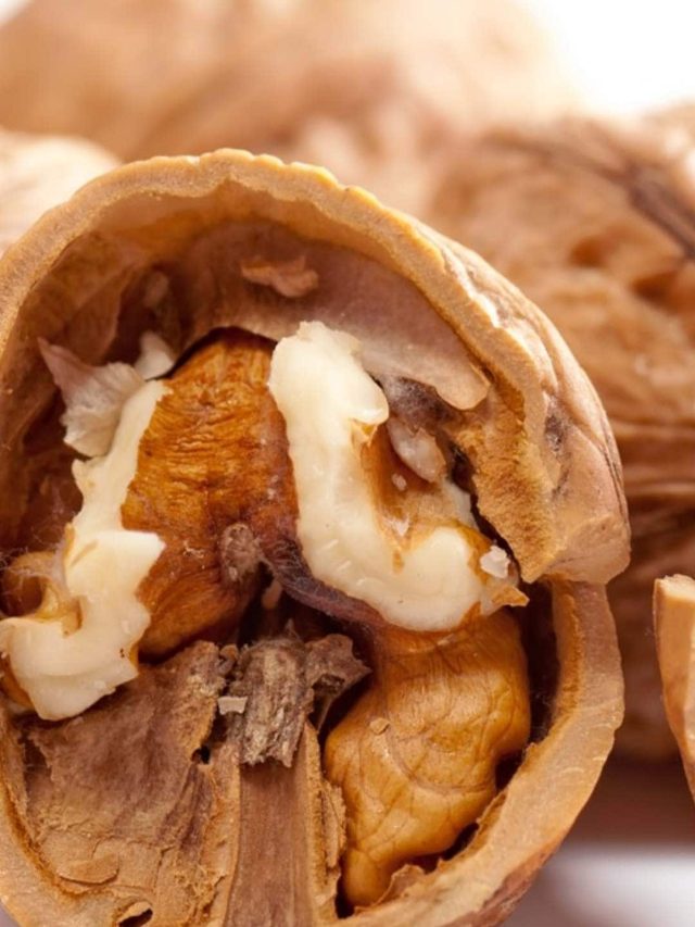 અખરોટ મગજ માટે લાભદાયી છે