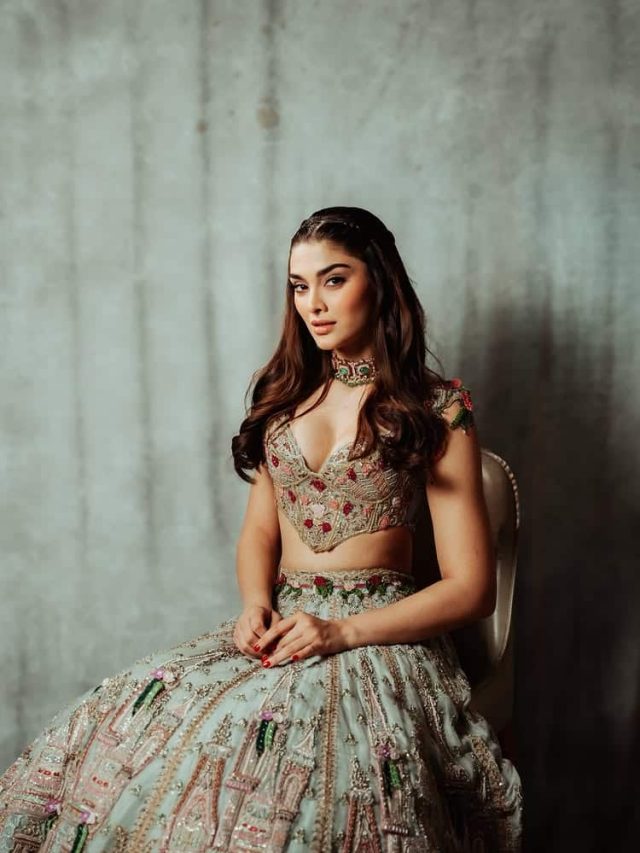 સઈ માંજરેકરે કેમેરા સામે અલગ અલગ પોઝ આપ્યા હતા.