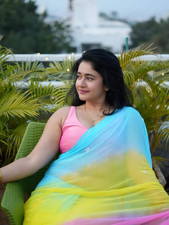 ફોટોશૂટમાં પૂનમ બાજવા યલો સાડીમાં જોવા મળી રહી છે