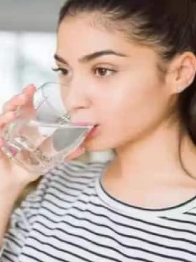 આ સ્થિતિ હોય તો ન પીવું જોઇએ ગરમ પાણી