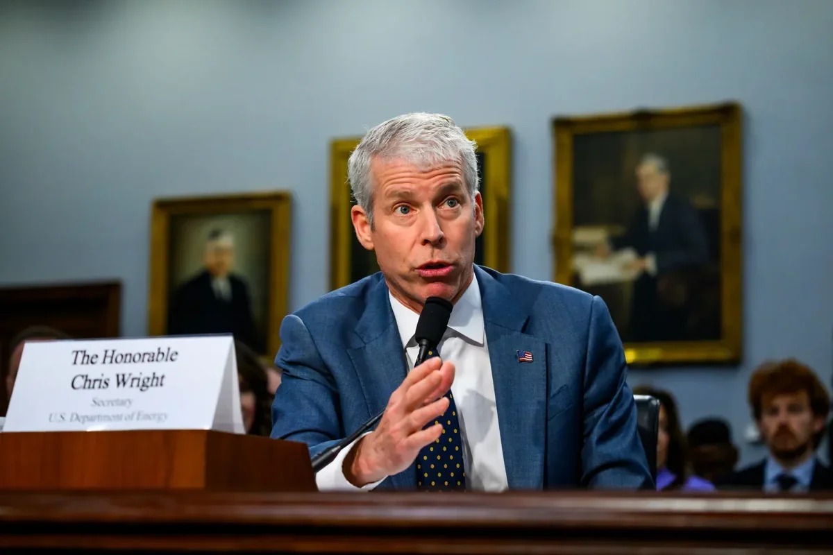 america: હોર્મુઝમાં અમેરિકાનો પરસેવો: યુદ્ધ વચ્ચે, યુએસ ઉર્જા સચિવે કહ્યું કે ઓઇલ ટેન્કરોનું નિરીક્ષણ કરી શકાતું નથી