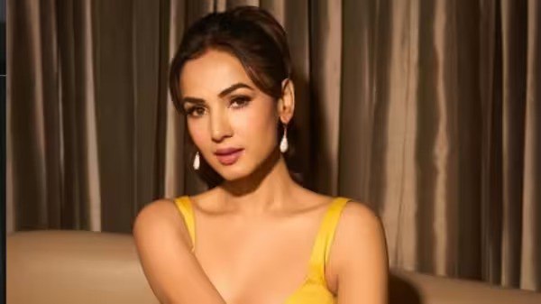 Sonal ચૌહાણે પીએમ પાસે મદદ માંગી, વિષ્ણુ માંચુએ દુબઈની પરિસ્થિતિ શેર કરી; યુએસ-ઈરાન સંઘર્ષ વચ્ચે મુશ્કેલીમાં મુકાયેલા સ્ટાર્સ