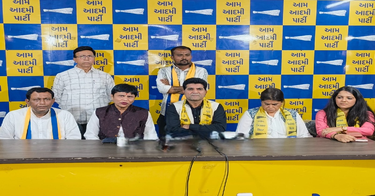 કોંગ્રેસના કોર્પોરેટર જમનાબેન વેગડા 50 અલગ અલગ સમાજના આગેવાનો અને 400 કાર્યકર્તાઓ સાથે AAPમાં જોડાયા: Isudan Gadhvi