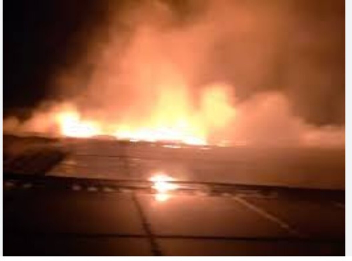 Bhavnagar: ફટાકડાની ફેક્ટરીમાં જોરદાર વિસ્ફોટ અને આગ ફાટી નીકળી, જેમાં એક કામદારનું મોત થયું.