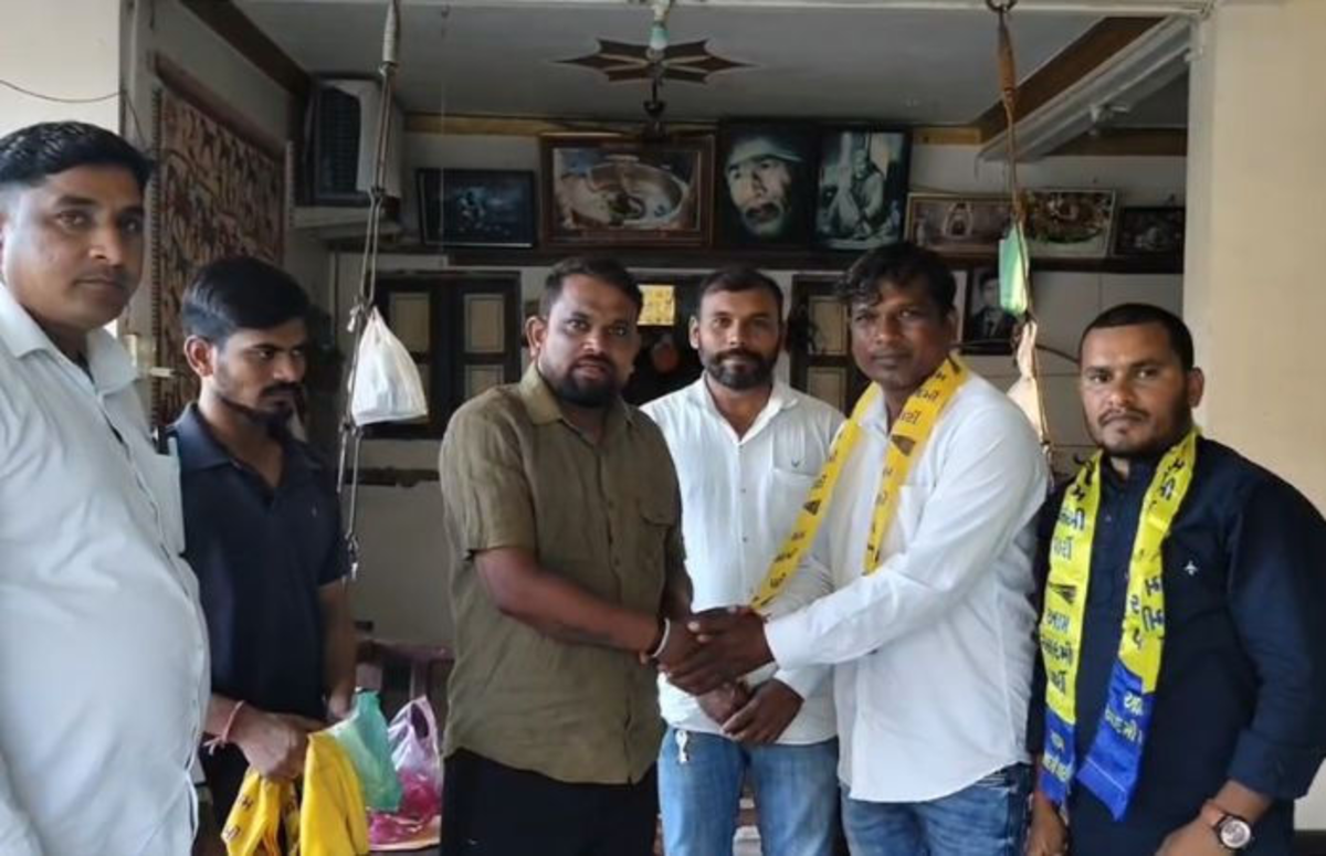 Chhota Udaipur: સ્થાનિક સ્વરાજ્યની ચૂંટણી પહેલા, છોટા ઉદેપુરમાં કોંગ્રેસને મોટો ઝટકો, રાયપુરના વર્તમાન સરપંચ આમ આદમી પાર્ટીમાં જોડાયા