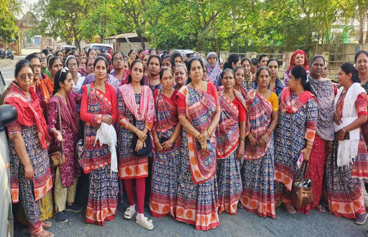 Surendranagar: આંગણવાડી બહેનોનો ઓનલાઈન કામનો વિરોધ
