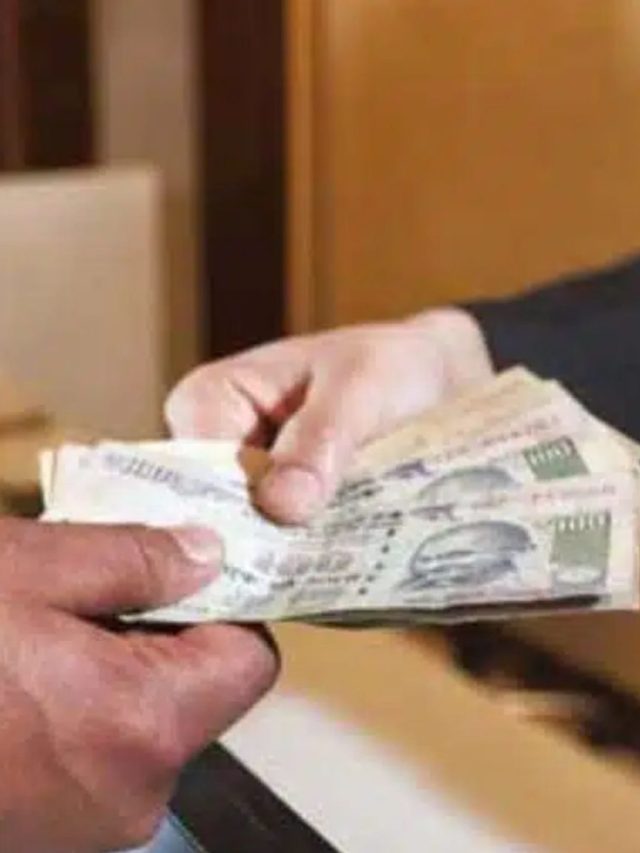 “ક્લીં હીં શ્રીં ઓમ” મંત્રનો નિયમિત જાપ લાભદાયક છે.