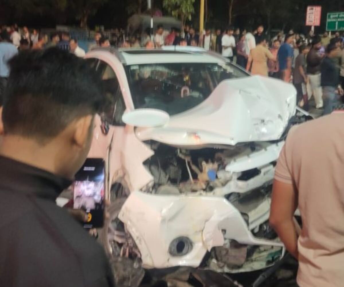 Surat: ઝોકું આવતા ડોક્ટરે 4 જણાને ઉડાડ્યા, ભૂલથી બ્રેકને બદલે એક્સિલરેટર દબાવી દીધું, 5 વાહનો અથડાયા