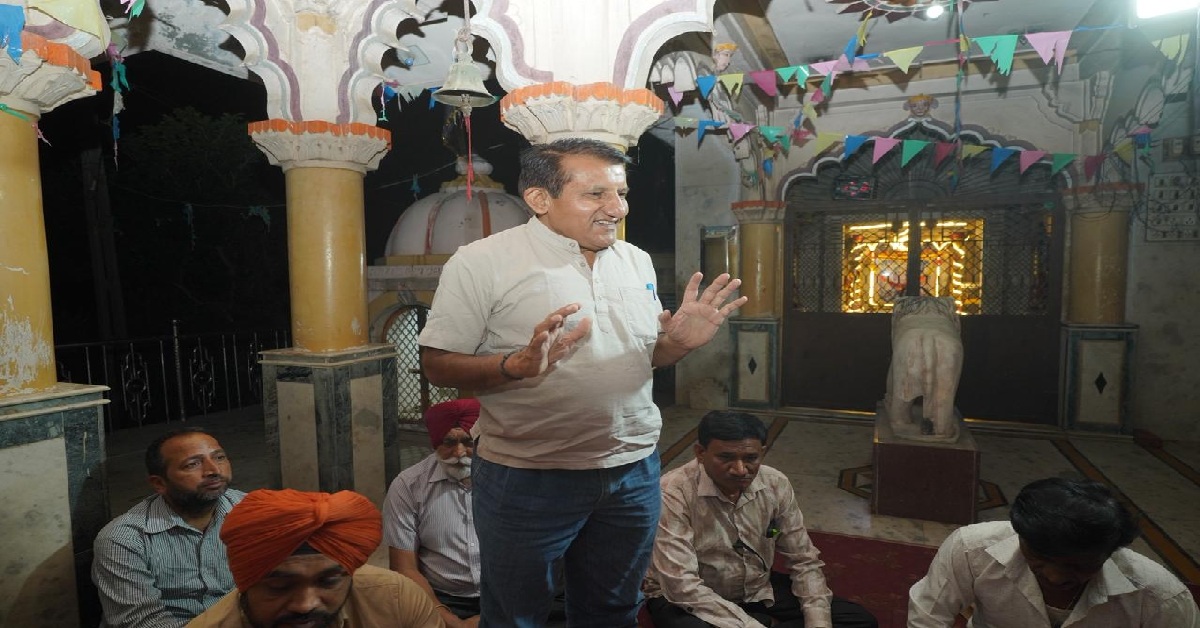 પ્રદેશ નેતા Sagar Rabariની જનસભામાં લોકોએ ઝાડૂનું બટન દબાવવા માટે બતાવી તૈયારી