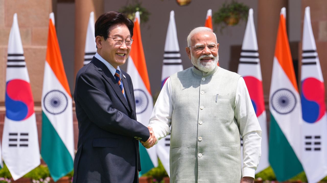 South Korea: આત્મનિર્ભર ભારત’ને ટેકો આપતું દક્ષિણ કોરિયા ભારત માટે કેટલું મહત્વપૂર્ણ અને નિર્ણાયક છે?