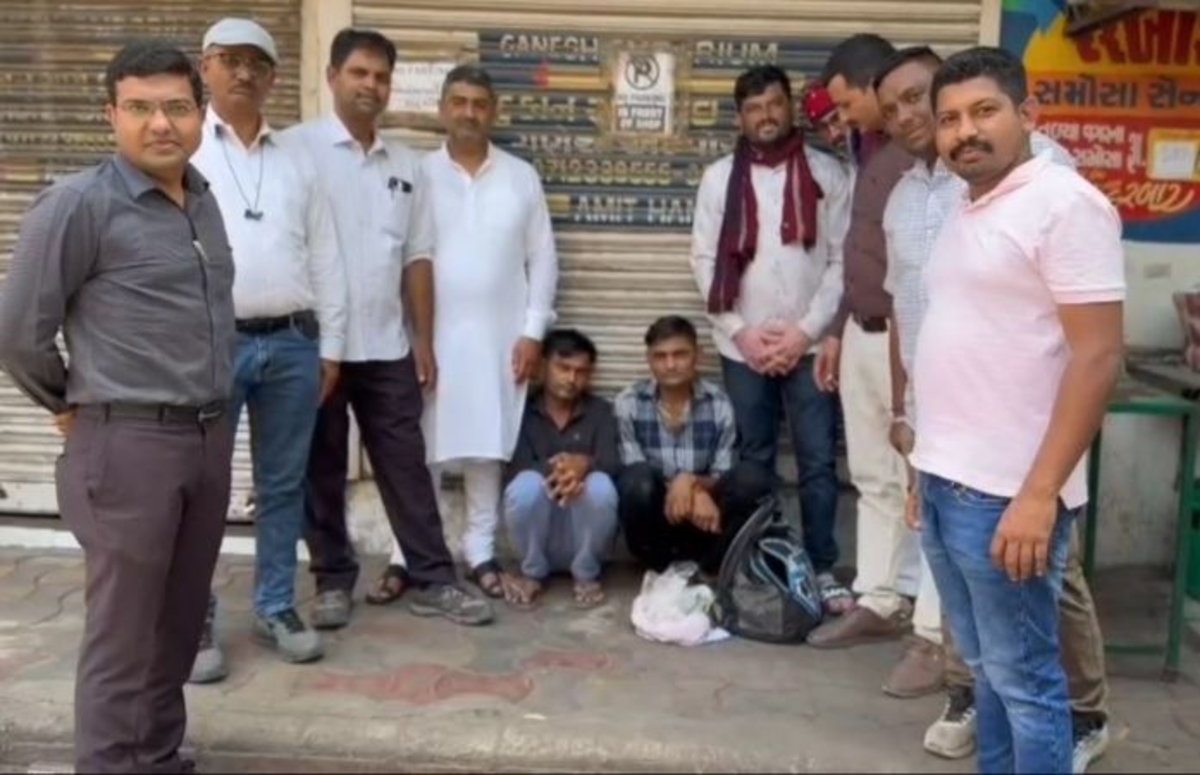 Ahmedabad: ક્રાઈમ બ્રાન્ચે મોટું ઓપરેશન હાથ ધર્યું, ઘીકાંટા વિસ્તારમાંથી 12 લાખ રૂપિયાના મેફેડ્રોન ડ્રગ્સ સાથે બે લોકોની ધરપકડ