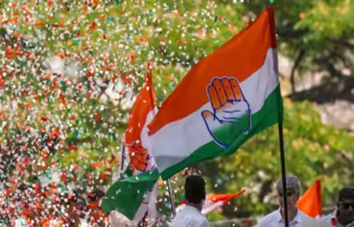 Vadodara: વોર્ડ નંબર ૧૬માં, લગભગ ૧૫૦ રહેવાસીઓ કોંગ્રેસના ઉમેદવાર ચંદ્રકાંત શ્રીવાસ્તવને ટેકો આપવા માટે કોંગ્રેસમાં જોડાયા