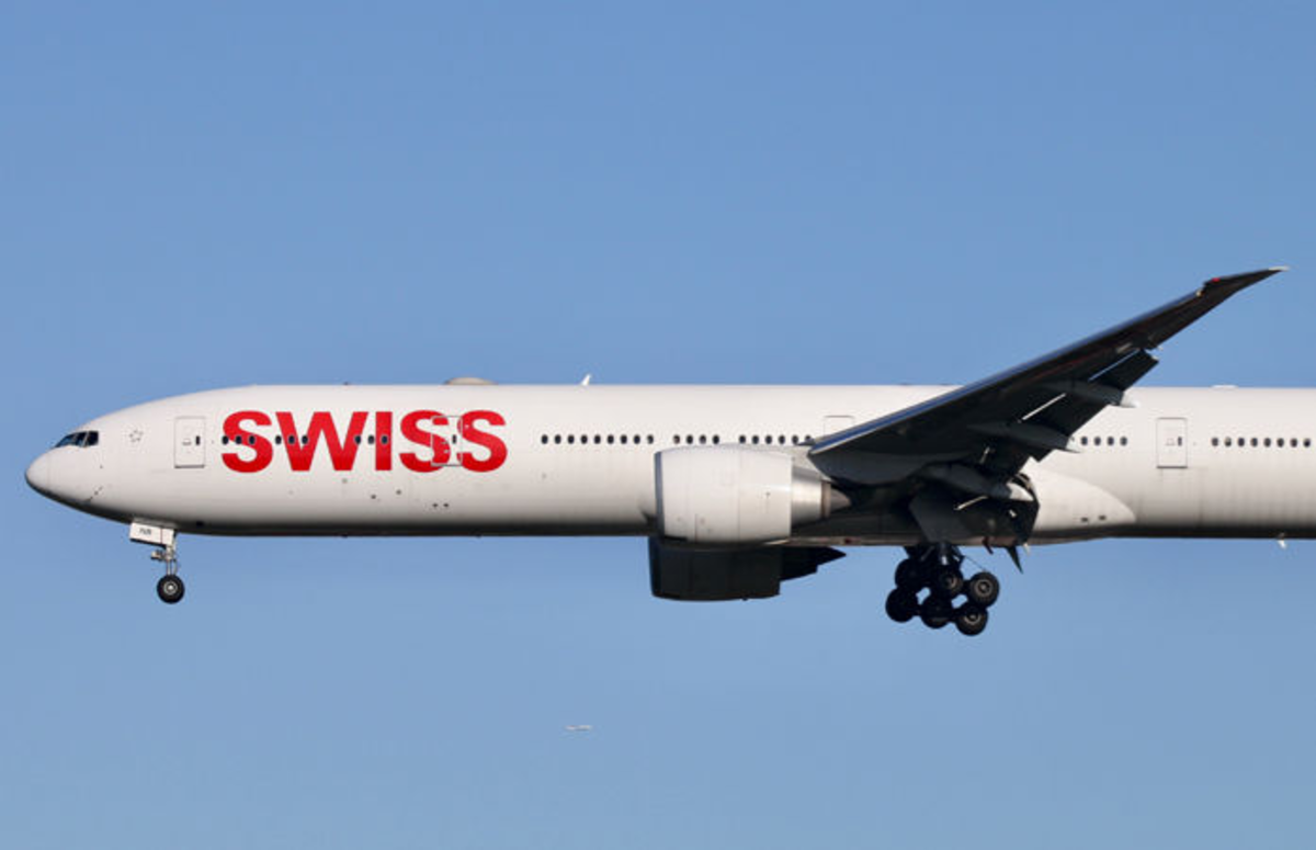 National news:  સ્વિસ એર ફ્લાઇટમાંથી ટેકઓફ દરમિયાન ધુમાડો નીકળતા દિલ્હી એરપોર્ટ પર સંપૂર્ણ કટોકટી જાહેર, 4 ઘાયલ