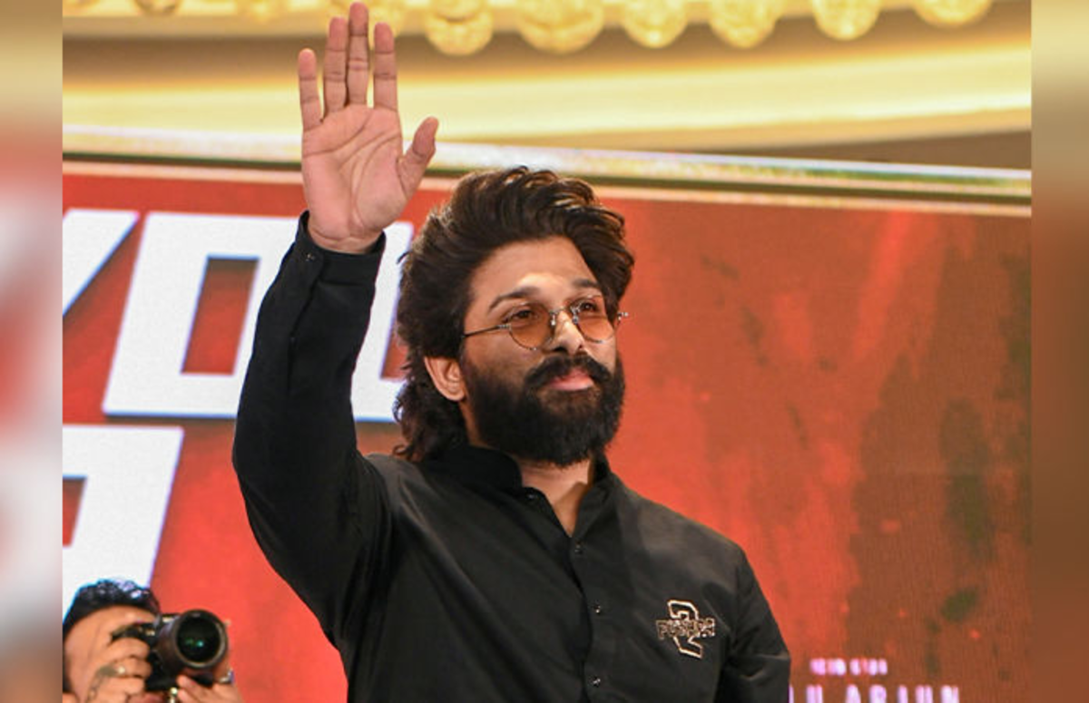 Entertainment: ‘રાકા’નું પોસ્ટર રિલીઝ, અલ્લુ અર્જુનના પાવરફુલ લુકથી ચાહકો દંગ રહી ગયા!