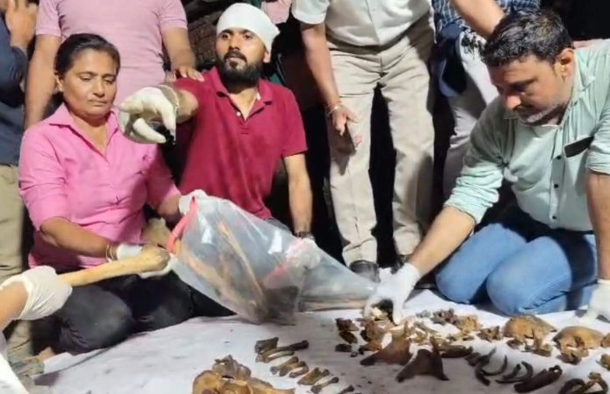 Ahmedabad: વટવામાં ઘરમાં દટાયેલી છોકરીનું હાડપિંજર મળ્યું, DNA રિપોર્ટથી હત્યાનું રહસ્ય ખુલશે, આરોપી ‘પરિચિત’ હોવાની શંકા