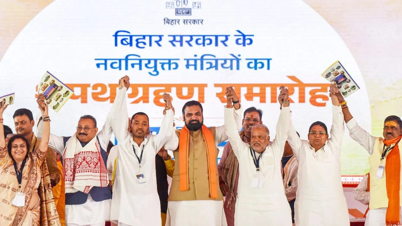 Bihar: સમ્રાટ ચૌધરીએ ગૃહ વિભાગનો હવાલો સંભાળ્યો; નિશાંત કુમારને આરોગ્ય વિભાગ મળ્યો… બિહારની નવી સરકારમાં કોને કઈ જવાબદારી મળી તે જાણો