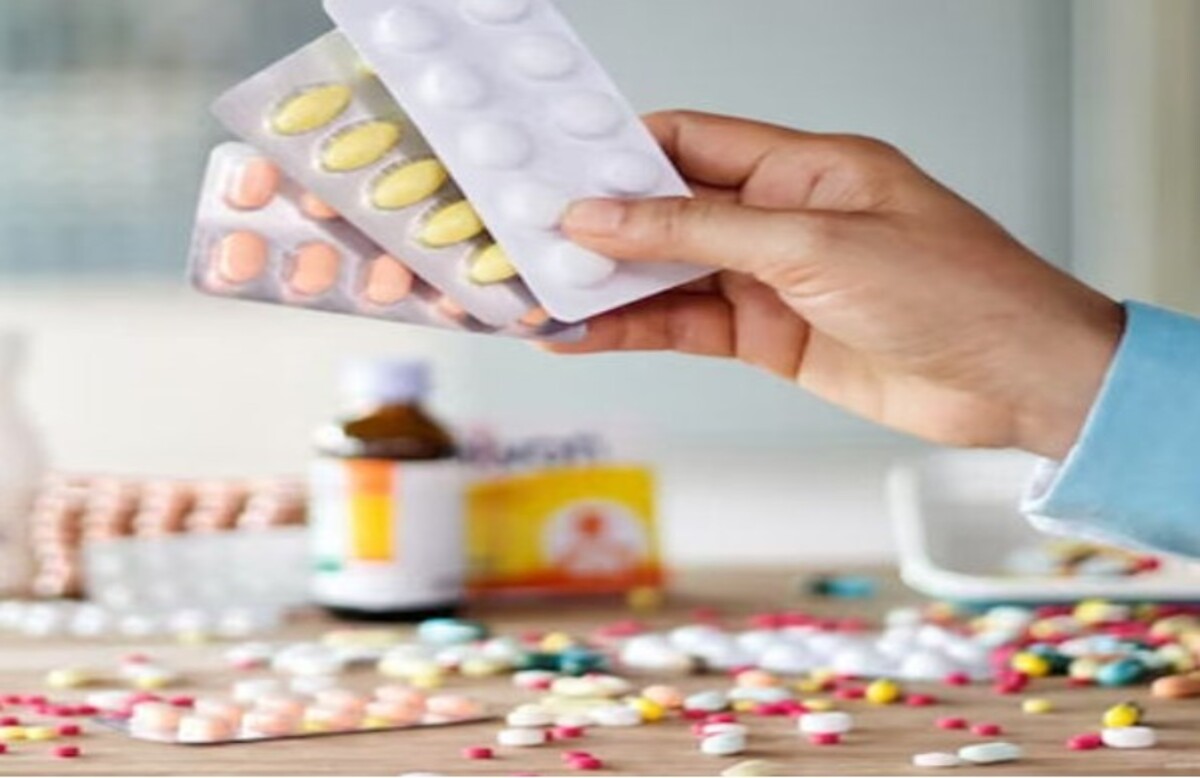hike in drug prices: પેટ્રોલ અને ડીઝલ બાદ હવે કેન્દ્ર સરકાર 384 જીવનરક્ષક દવાઓના ભાવમાં વધારો કરવાની તૈયારીમાં
