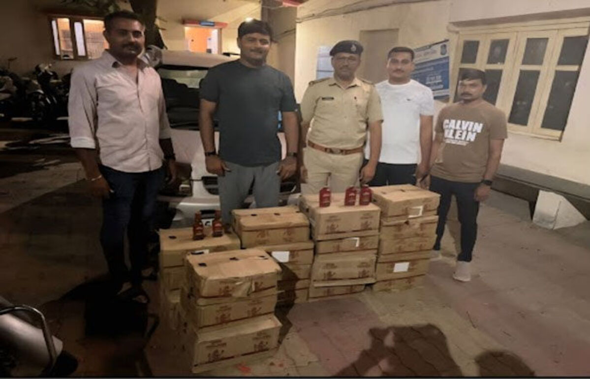 Jamnagar: કારમાંથી ઈંગ્લીશ દારૂનો જંગી જથ્થો ઝડપાયો, રૂ.4,93,500નો મુદામાલ જપ્ત, આરોપીની શોધ ચાલુ