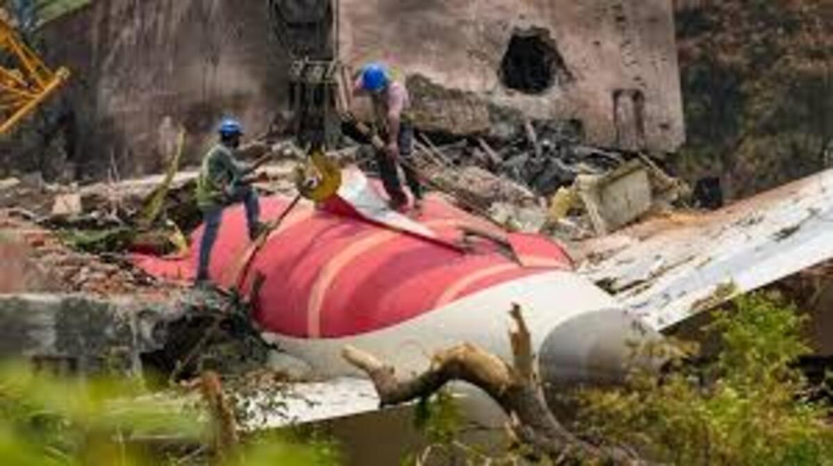 Ahmedabad plane crash: ટાટા એરલાઇન્સ પર ખોટા વચનો આપવાનો આરોપ, મૃતકની પત્નીએ ન્યાયની માંગ કરી