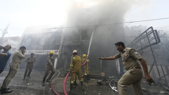 Lucknow: ૧૪ વિદ્યાર્થીઓના દુઃખદ મોત; પીએમ અને મુખ્યમંત્રીએ શોક વ્યક્ત કર્યો; કેન્દ્રએ વળતરની જાહેરાત કરી