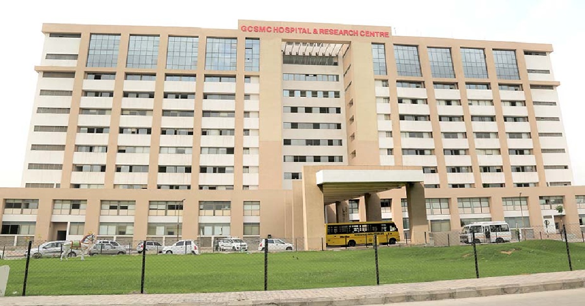 Ahmedabad: GCS હોસ્પિટલમાં જટિલ ઓપરેશન, યુવાનની જાંઘમાંથી 26.5 સેમી લાંબી ગાંઠ કાઢી નાખવામાં આવી
