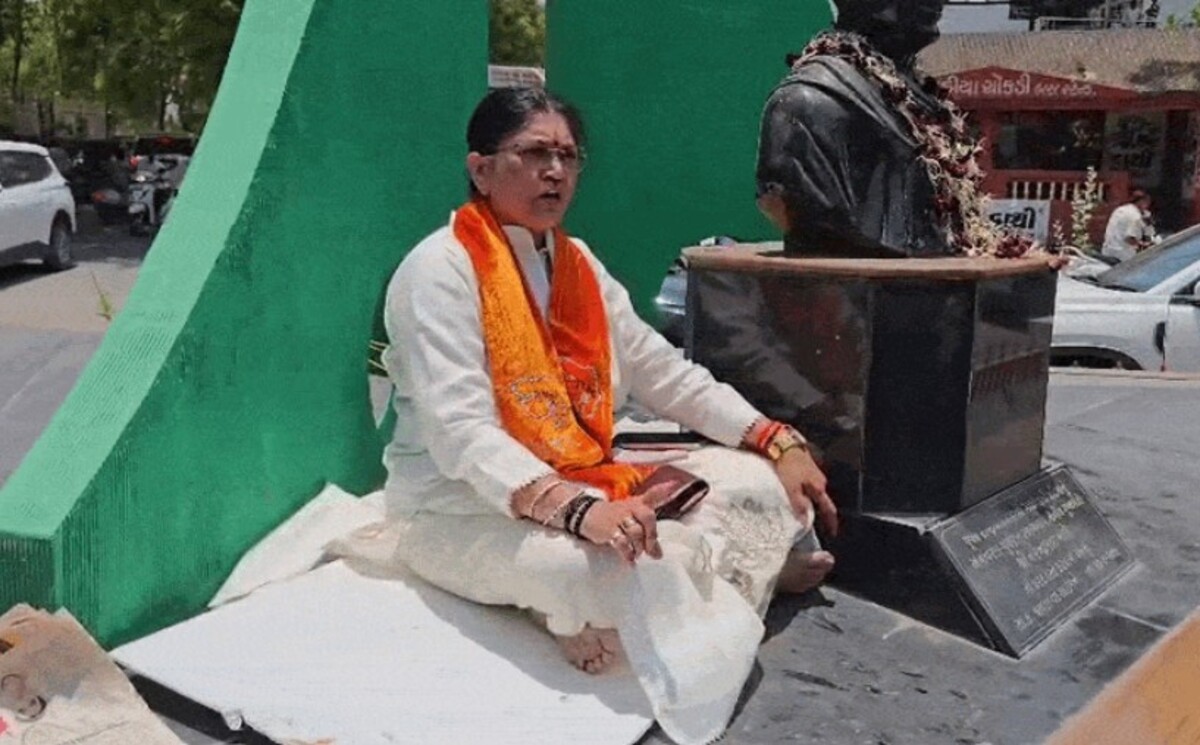 Narmada: 12 વર્ષના સુશાસન કાર્યક્રમમાં વિવાદ ઉભો થયો, પ્રોટોકોલનું પાલન ન કરવા બદલ ભાજપ મહિલા ધારાસભ્યોએ વોકઆઉટ કર્યા પછી વિરોધ પ્રદર્શન કર્યું