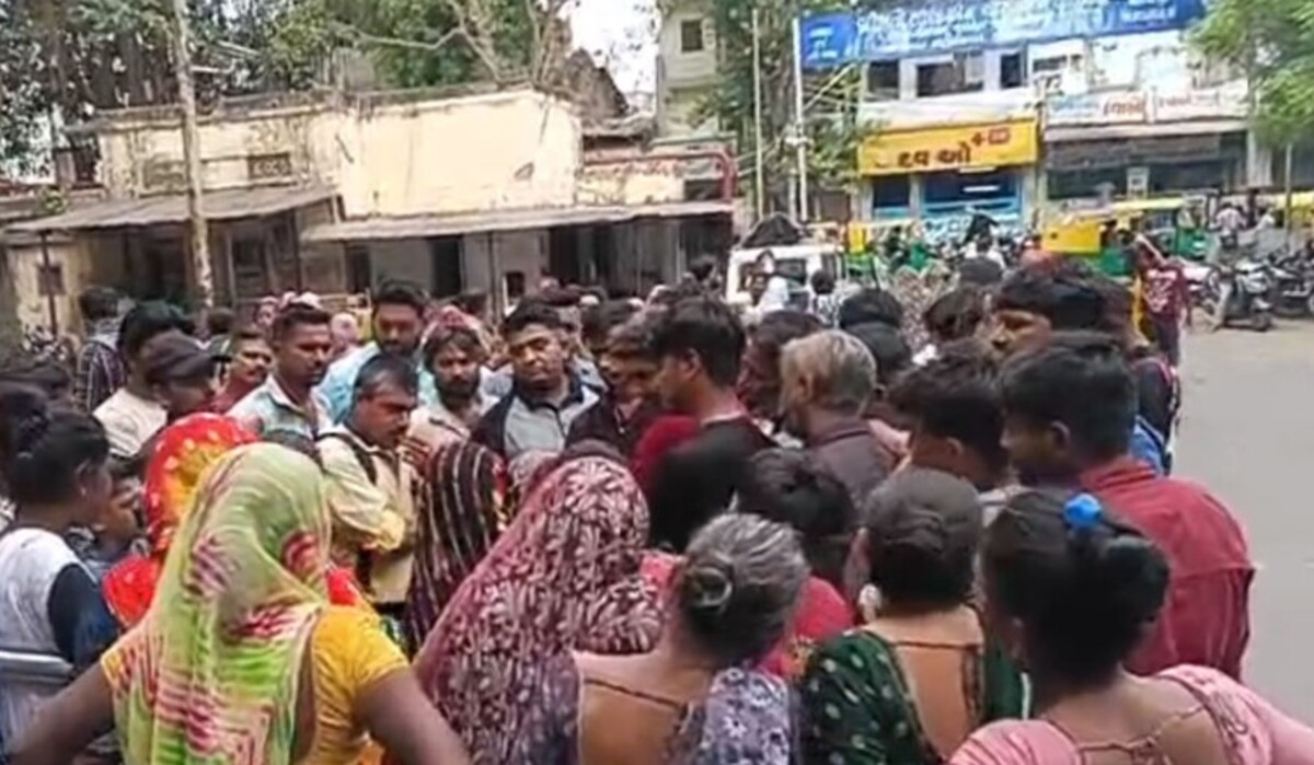 Ahmedabad: શારદાબેન હોસ્પિટલમાં ગર્ભવતી મહિલાનું મોત, બેદરકારીનો આરોપ લગાવતા પરિવારજનોએ હોબાળો મચાવ્યો