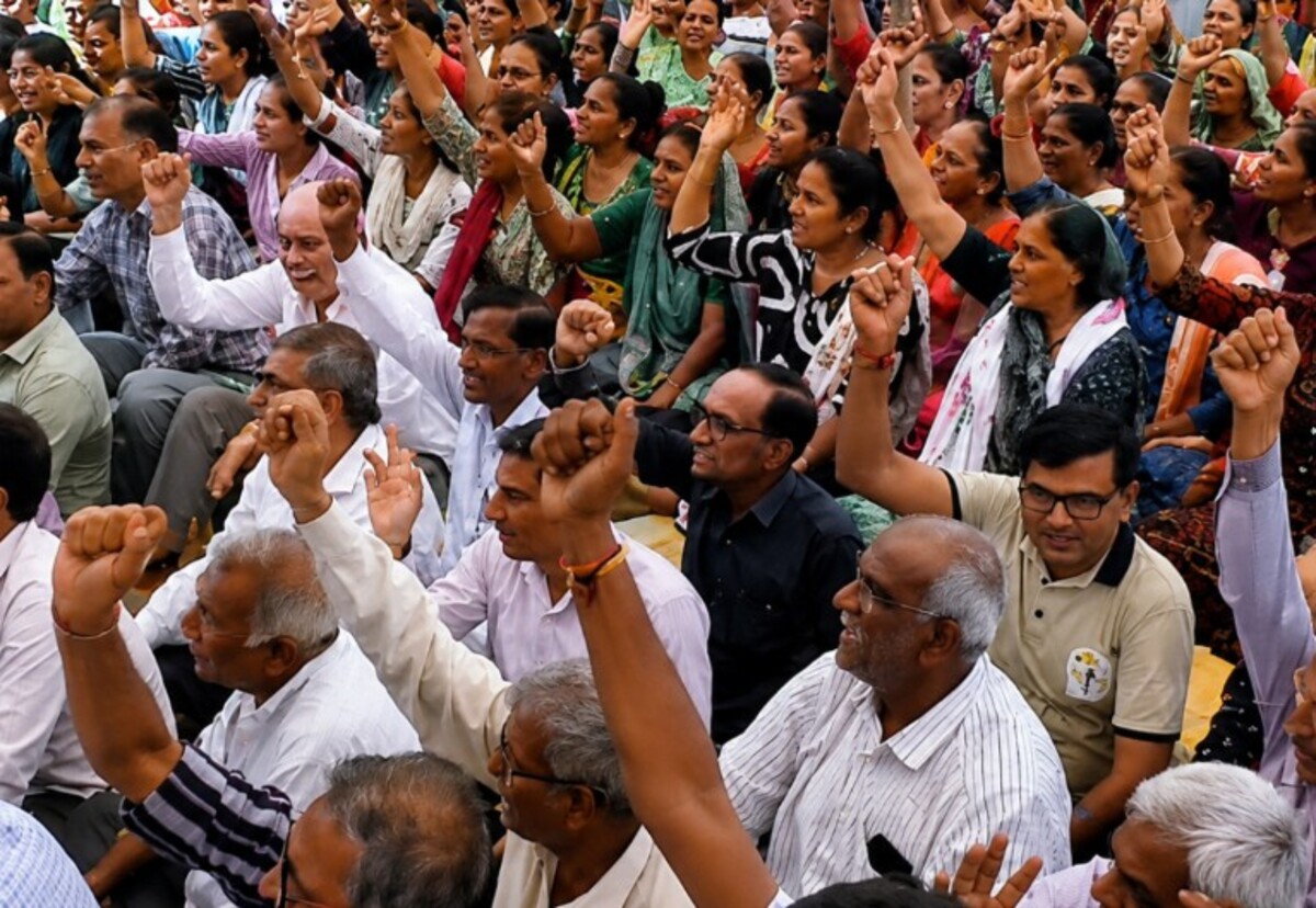 Morbi: જેતપરના ખેડૂતોના વિરોધ પ્રદર્શનને રાજ્યવ્યાપી સમર્થન, અમદાવાદ-જામનગરથી ખેડૂતોના કાફલા પહોંચ્યા