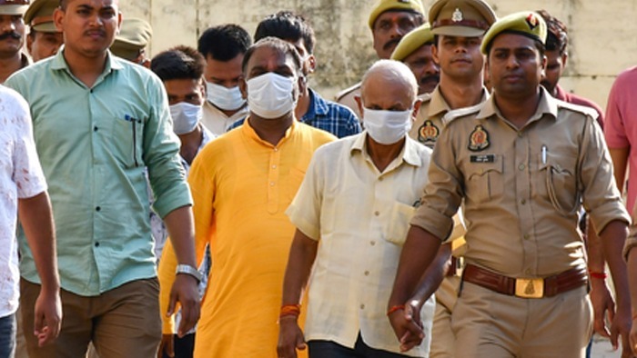 Ayodhya: અયોધ્યાના કેસમાં મોટી કાર્યવાહી, પોલીસે 8 આરોપીઓના ઘરે દરોડા પાડ્યા