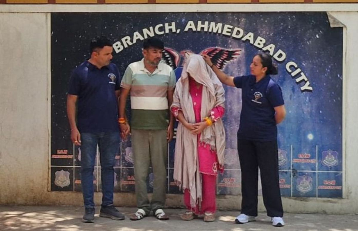 Ahmedabad: અધિકારીઓ અને સેલિબ્રિટીના ફોટા બતાવીને લોકોને લૂંટતું દંપતી પકડાયું, 15 લોકો પાસેથી 20 કરોડ રૂપિયા વસૂલાયા