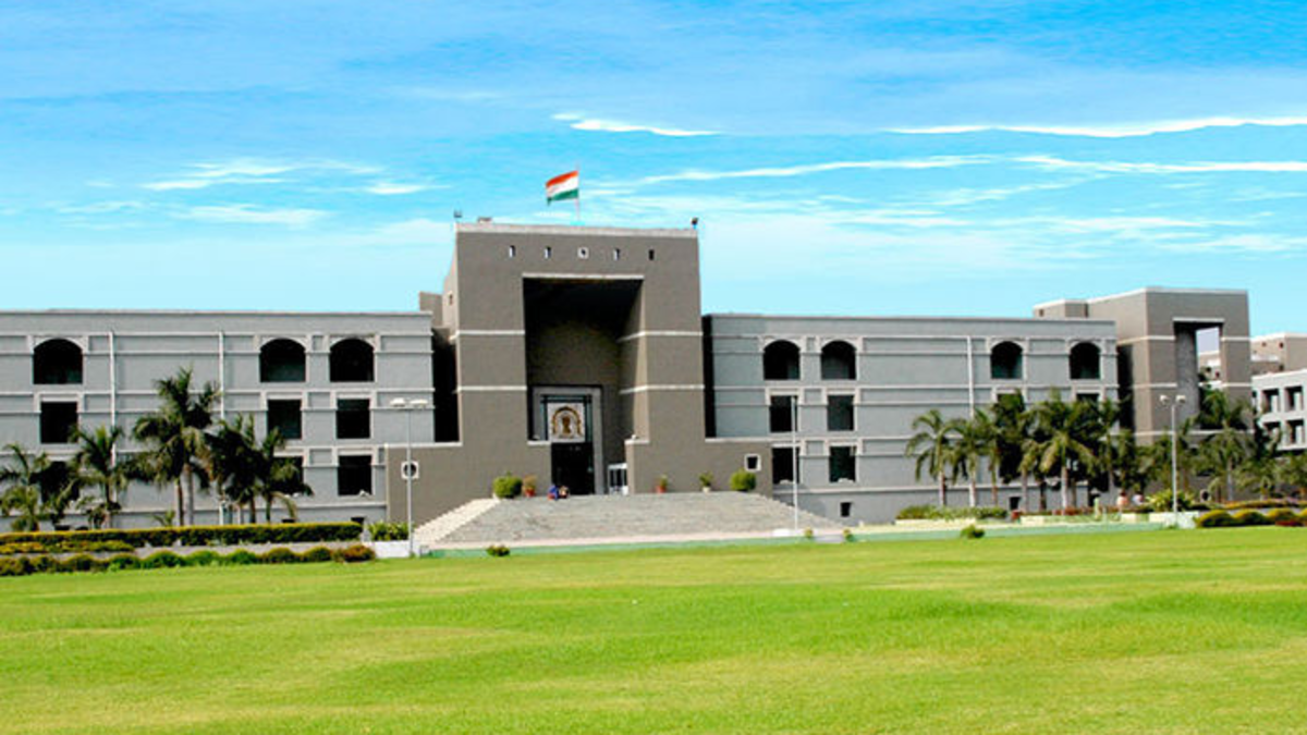 Surat: સુરત હાઈકોર્ટે નાસિરનગર ડિમોલિશન કેસમાં સરકાર પર નિશાન સાધતા કહ્યું, ‘અમારી સત્તાને પડકારશો નહીં’