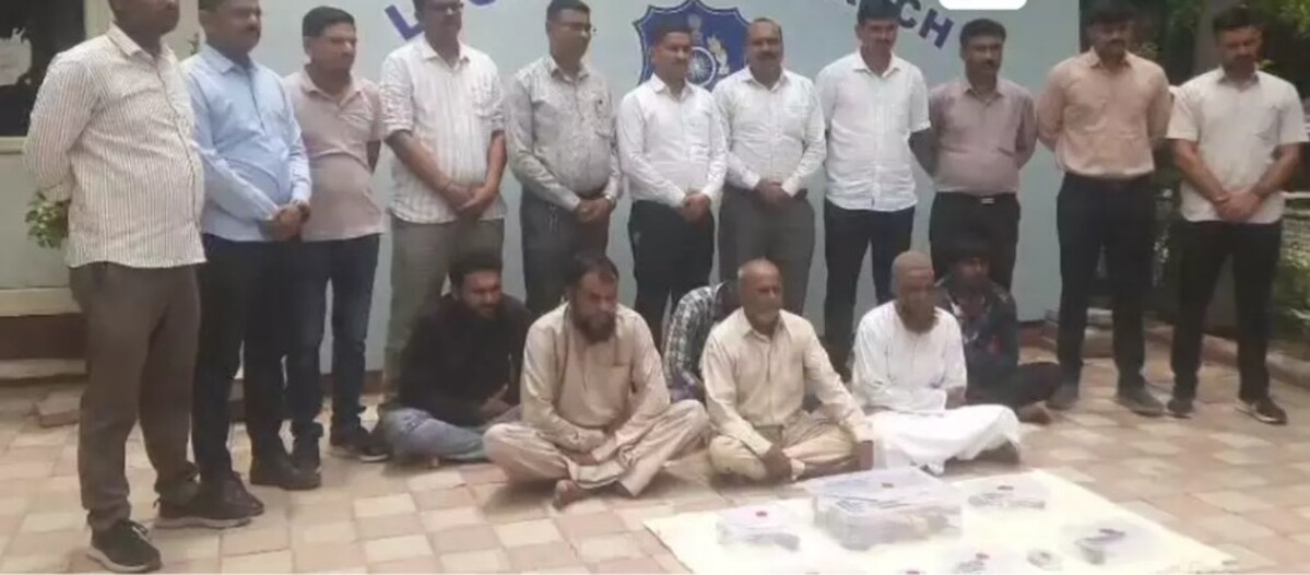 Patan: રથયાત્રા પહેલા પાટણ LCBની મોટી કાર્યવાહી, 5 દેશી છરી અને 4 કારતૂસ સાથે 6 આરોપીઓની ધરપકડ, બે ફરાર