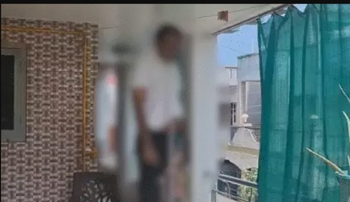 Bharuch: ફર્સ્ટ ક્લાસ અધિકારીએ આત્મહત્યા કરી, દેવાને કારણે આયોજન અધિકારીએ ફાંસી લગાવી