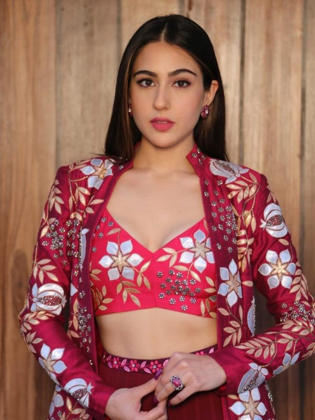 સારા અલી ખાનનો ટ્રેડિશનલ આઉટફિટમાં તેમનો શાહી અંદાજ