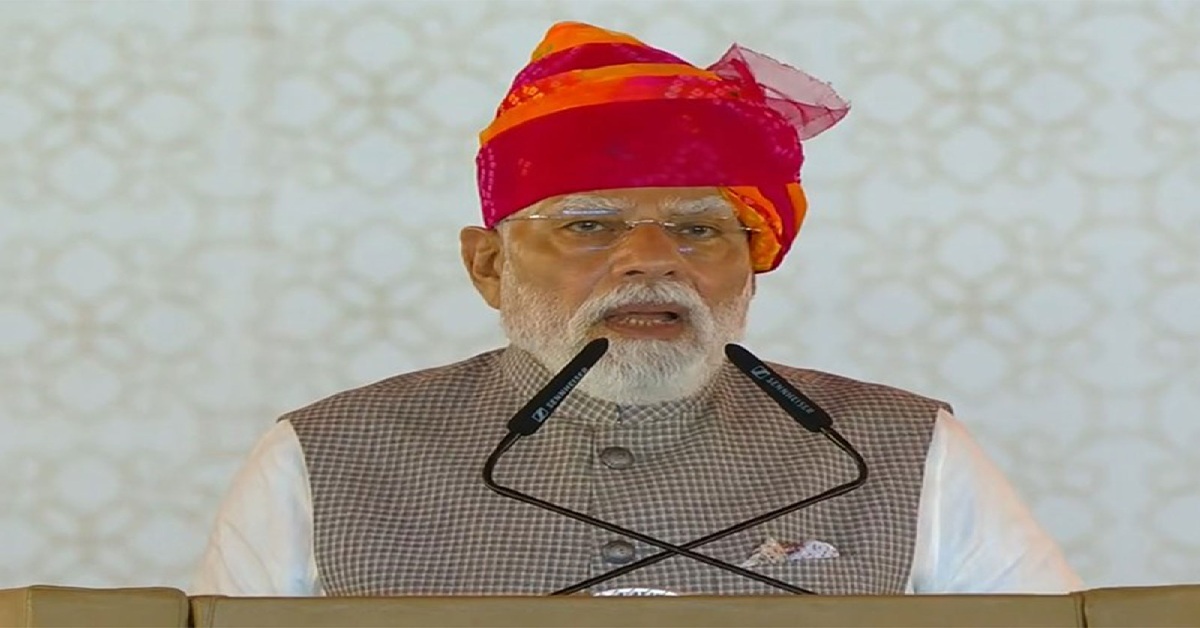 લાલ કિલ્લા પરથી PM Modiએ આપી ચેતવણી, સશસ્ત્ર નક્સલવાદ બાદ હવે ‘મગજવાળા નક્સલવાદીઓ’ તક શોધી રહ્યા છે
