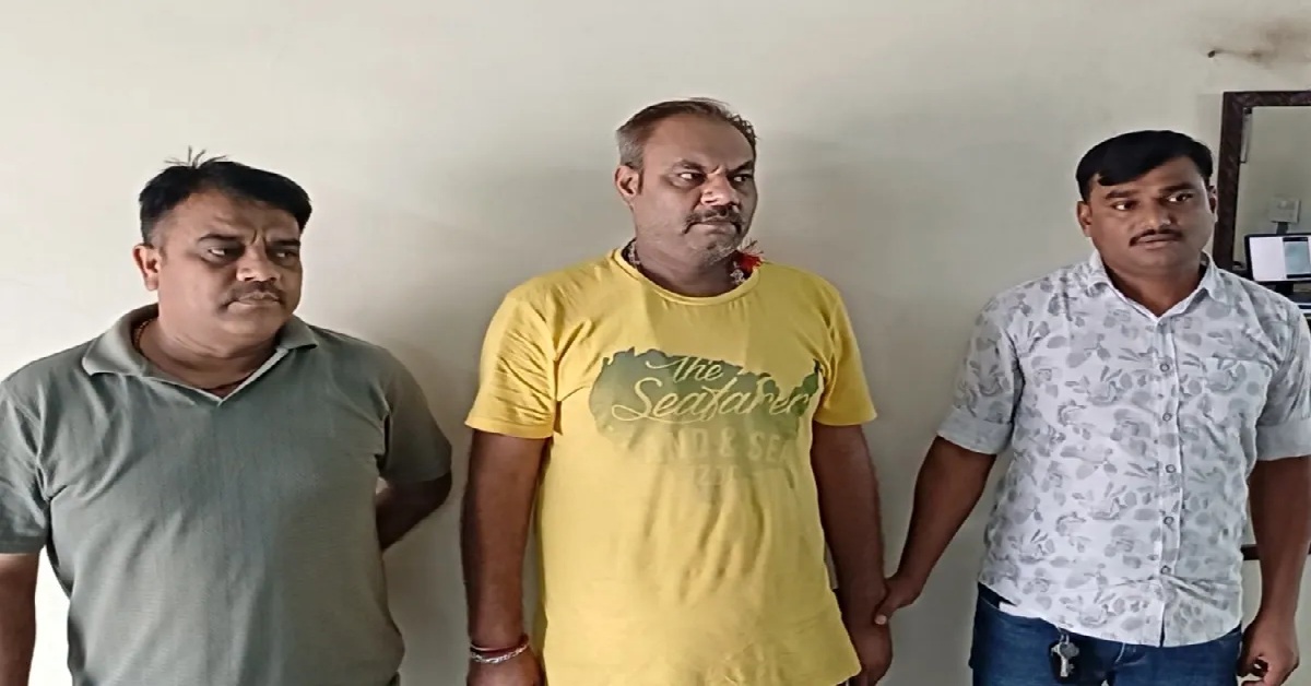 Anand પોલીસની મોટી કાર્યવાહી, 33થી વધુ છેતરપિંડીના કેસમાં ફરાર આરોપી રાજકોટમાંથી ઝડપાયો