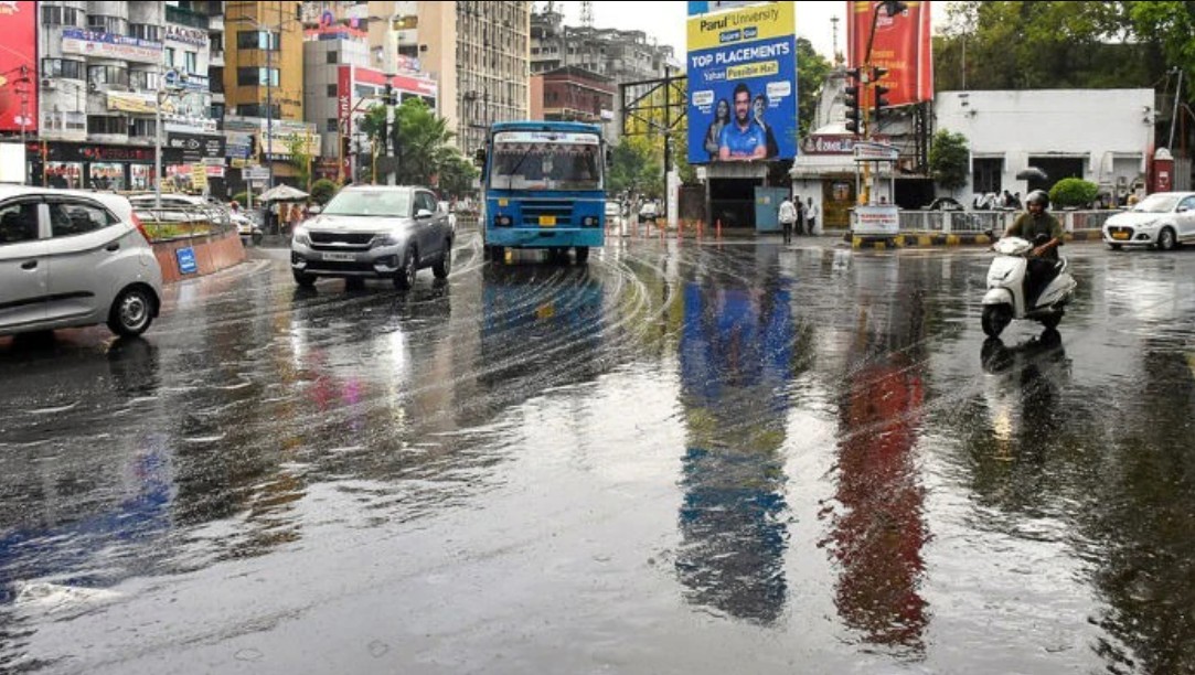 Gujarat Weather: ગુજરાતમાં સાત દિવસ વરસાદની આગાહી, દ.ગુજરાતમાં 5 સિસ્ટમ સક્રિય થવાને કારણે યલો એલર્ટ