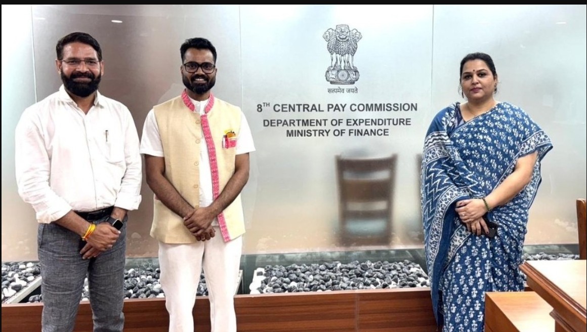 Delhi: દિલ્હીમાં આઠમા પગાર પંચની બેઠક યોજાઈ, પગાર-પેન્શન અને 64 રજાઓ સહિતના મુદ્દાઓ પર ચર્ચા થઈ